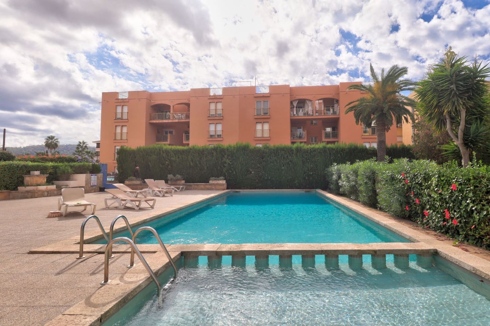 2 soveværelse Byhus til salg i Santa Ponsa med swimmingpool - € 650.000 (Ref: 9269060)