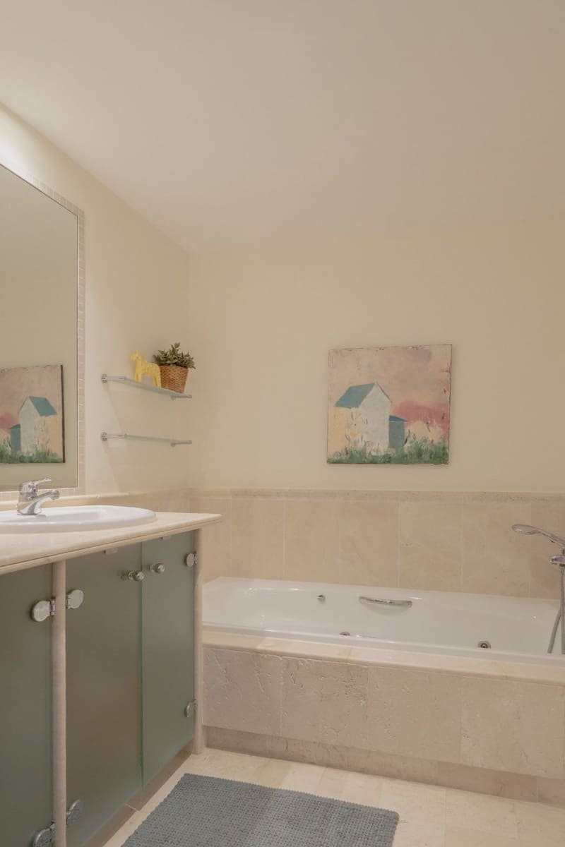 2 bedroom Apartment for sale in Santa Ponsa with pool - € 910,000 (Ref: 9279590)