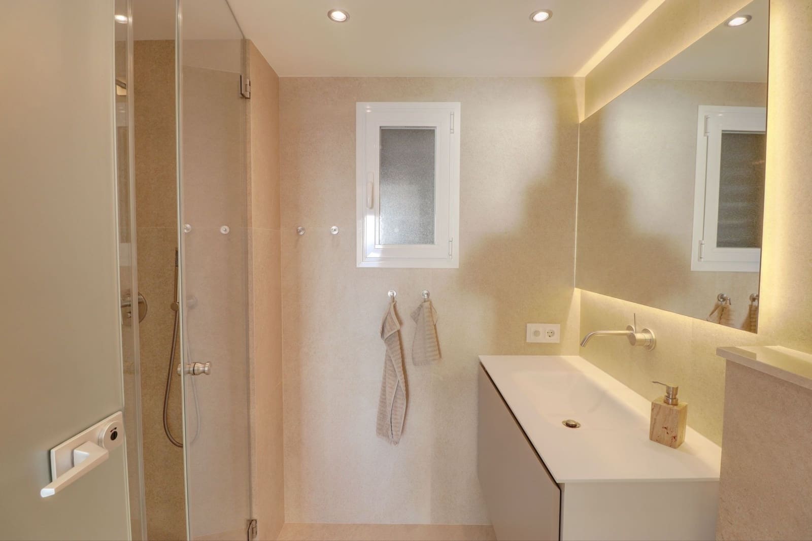 2 soveværelse Lejlighed til salg i Cala Vinyes / Cala Vinyas / Cala Vinas med swimmingpool - € 870.000 (Ref: 9337349)