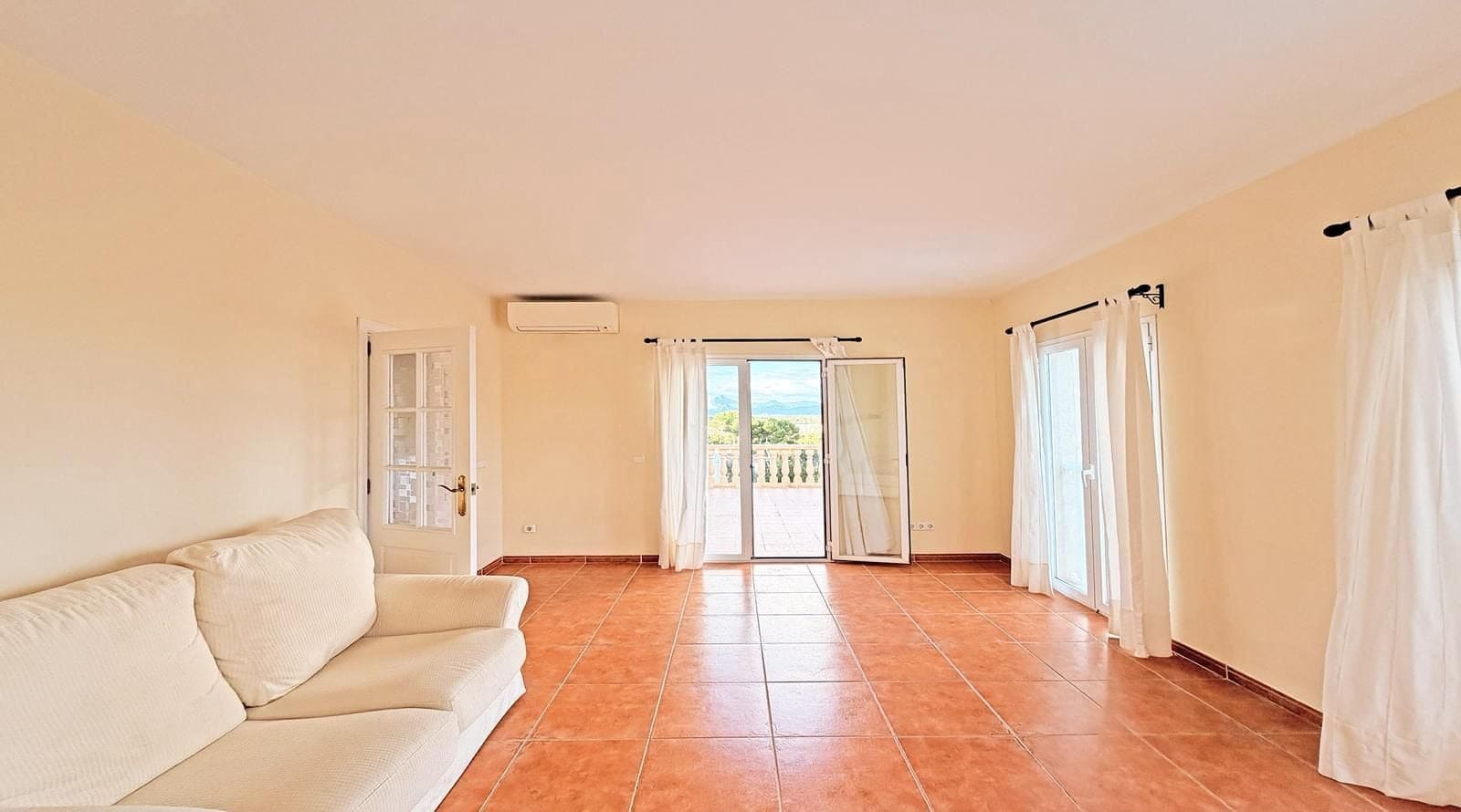 3 bedroom Villa for sale in El Toro / Port Adriano with pool - € 1,190,000 (Ref: 9454700)