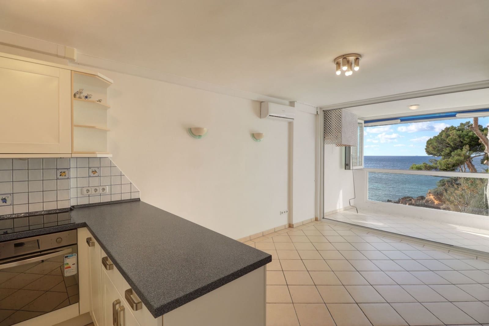 1 bedroom Apartment for sale in Santa Ponsa with pool - € 290,000 (Ref: 9494149)