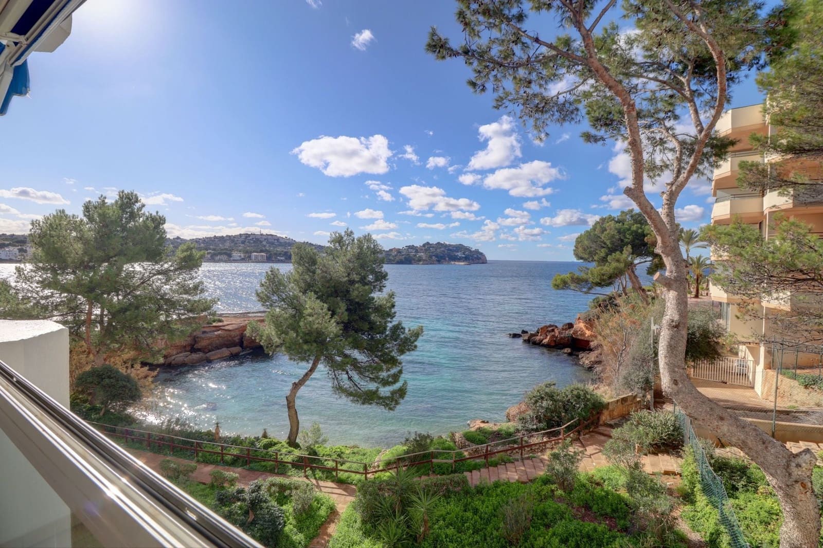 1 bedroom Apartment for sale in Santa Ponsa with pool - € 290,000 (Ref: 9494149)