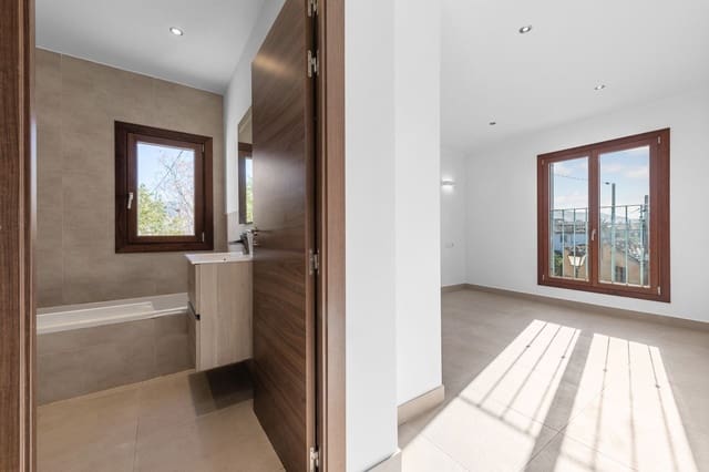 4 bedroom Villa for sale in Calvià Pueblo, Calvià - € 1,050,000 (Ref: 9523282)