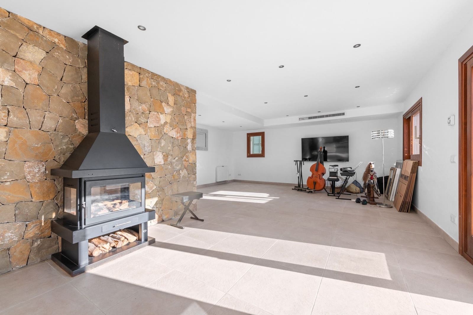 4 bedroom Villa for sale in Calvia - € 1,050,000 (Ref: 9523282)