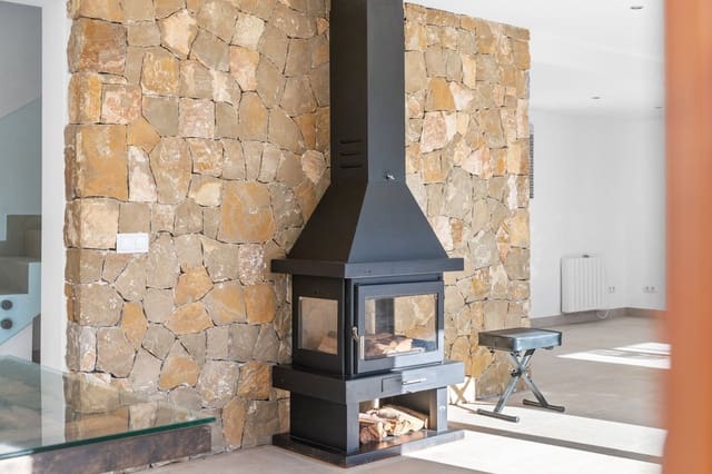 4 bedroom Villa for sale in Calvià Pueblo, Calvià - € 1,050,000 (Ref: 9523282)