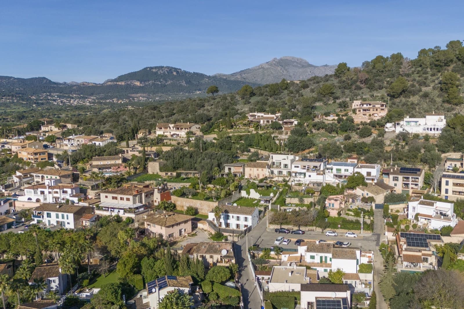 4 bedroom Villa for sale in Calvia - € 1,050,000 (Ref: 9523282)