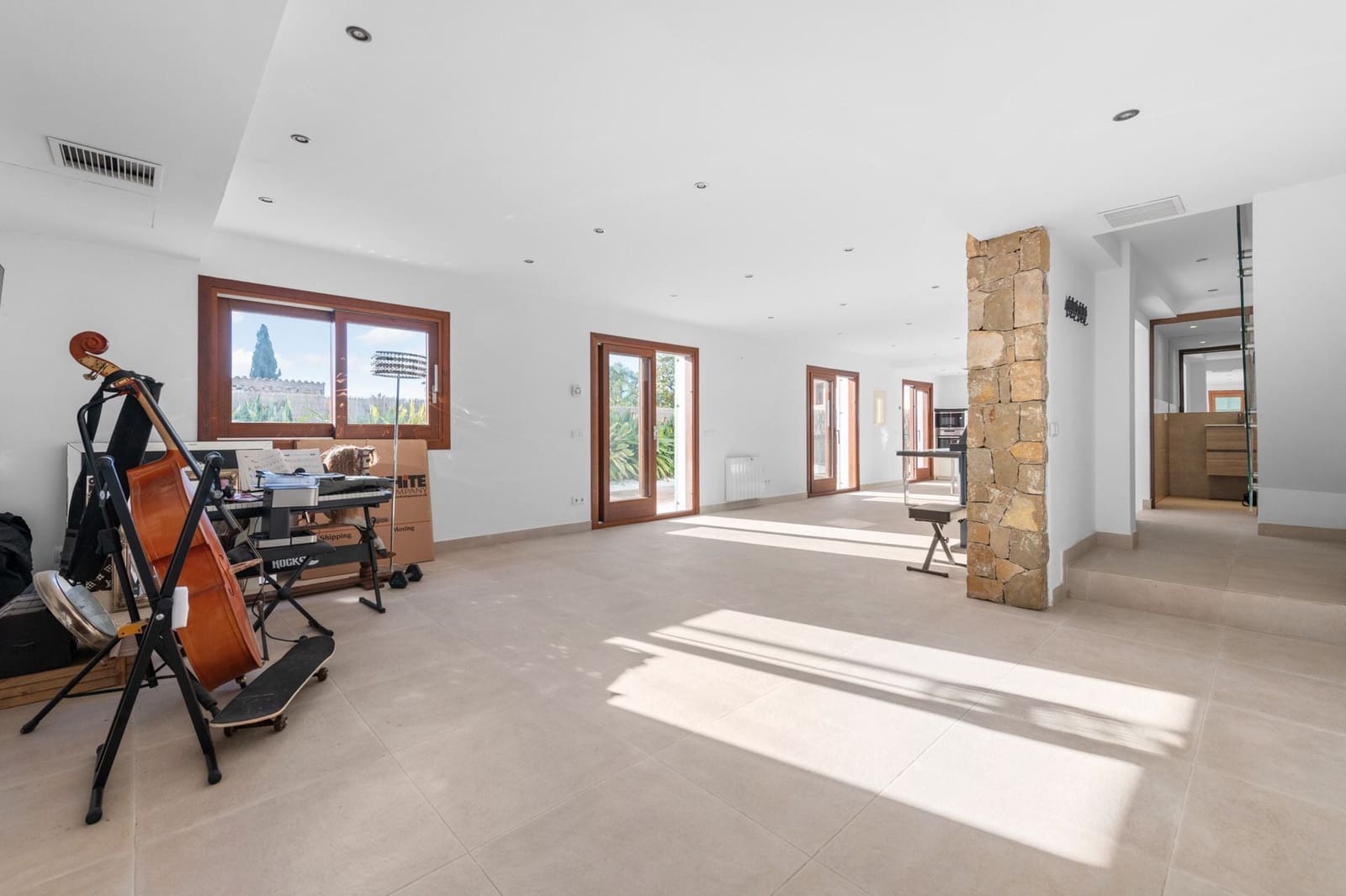 4 bedroom Villa for sale in Calvia - € 1,050,000 (Ref: 9523282)