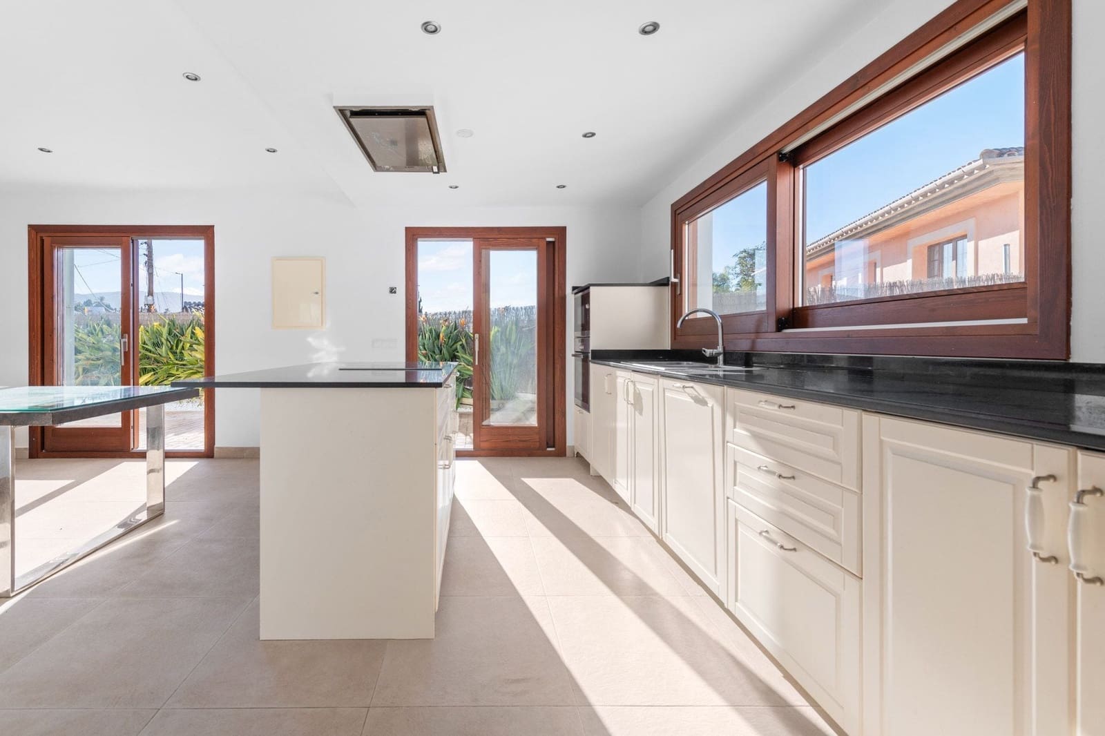 4 bedroom Villa for sale in Calvia - € 1,050,000 (Ref: 9523282)