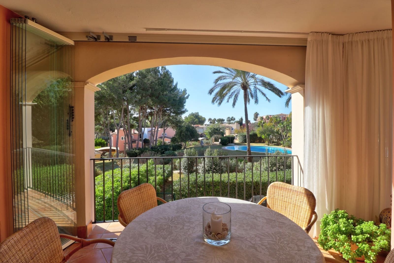 2 sovrum Lägenhet till salu i Santa Ponsa med pool - 875 000 € (Ref: 9567901)