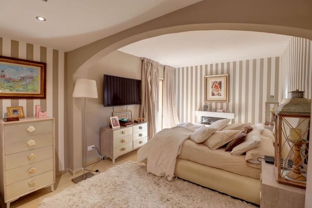 2 slaapkamer Appartement te koop in Santa Ponsa, Calvià met zwembad - € 895.000 (Ref: 9570045)