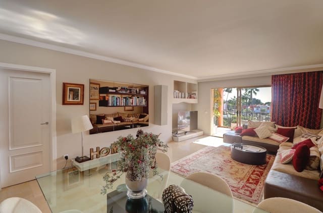 2 slaapkamer Appartement te koop in Santa Ponsa, Calvià met zwembad - € 895.000 (Ref: 9570045)