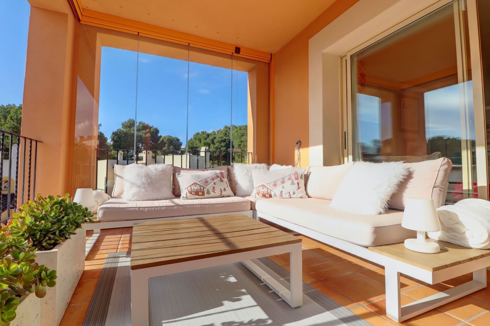 2 slaapkamer Appartement te koop in Santa Ponsa met zwembad - € 895.000 (Ref: 9570045)