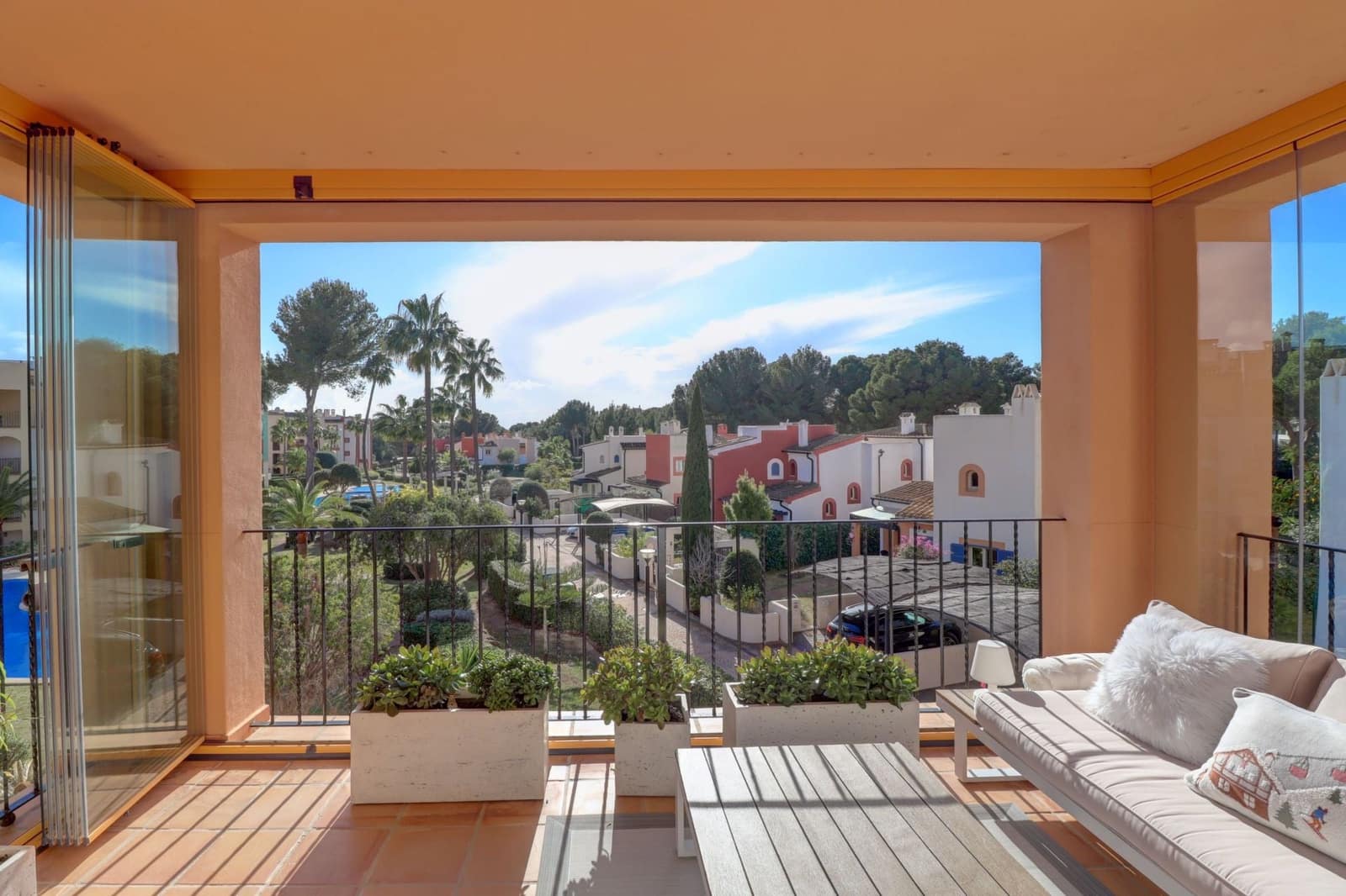 2 slaapkamer Appartement te koop in Santa Ponsa met zwembad - € 895.000 (Ref: 9570045)