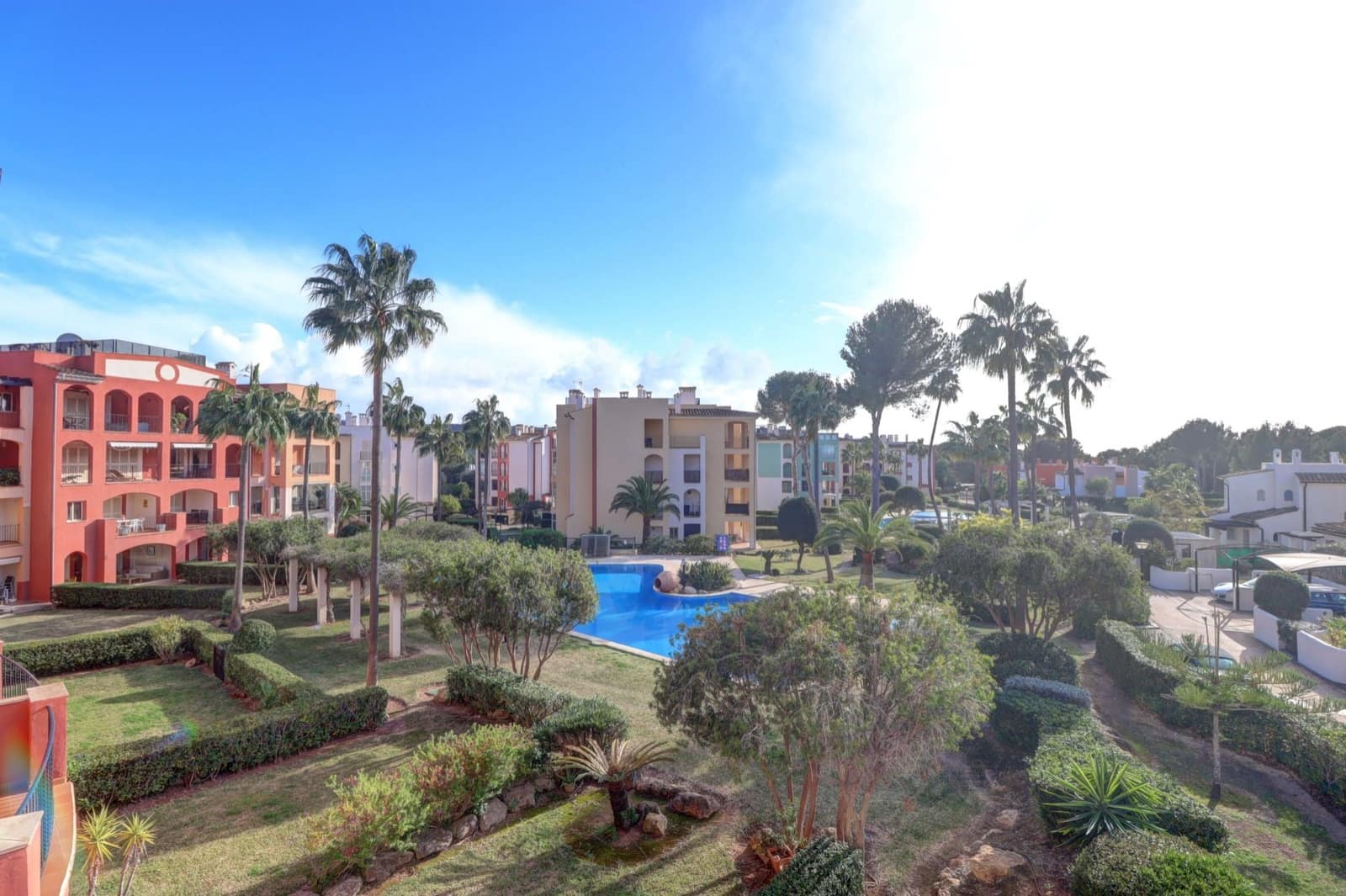 2 slaapkamer Appartement te koop in Santa Ponsa met zwembad - € 895.000 (Ref: 9570045)