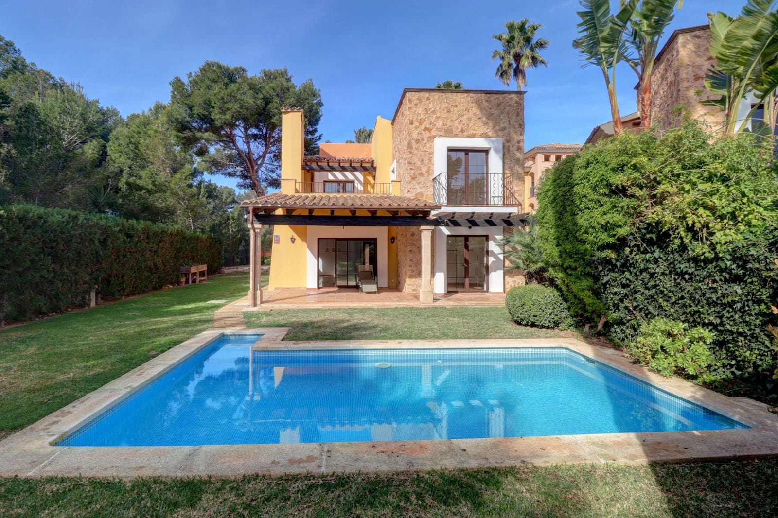 3 chambre Villa/Maison à vendre à Santa Ponsa avec piscine - 1 250 000 € (Ref: 9614167)