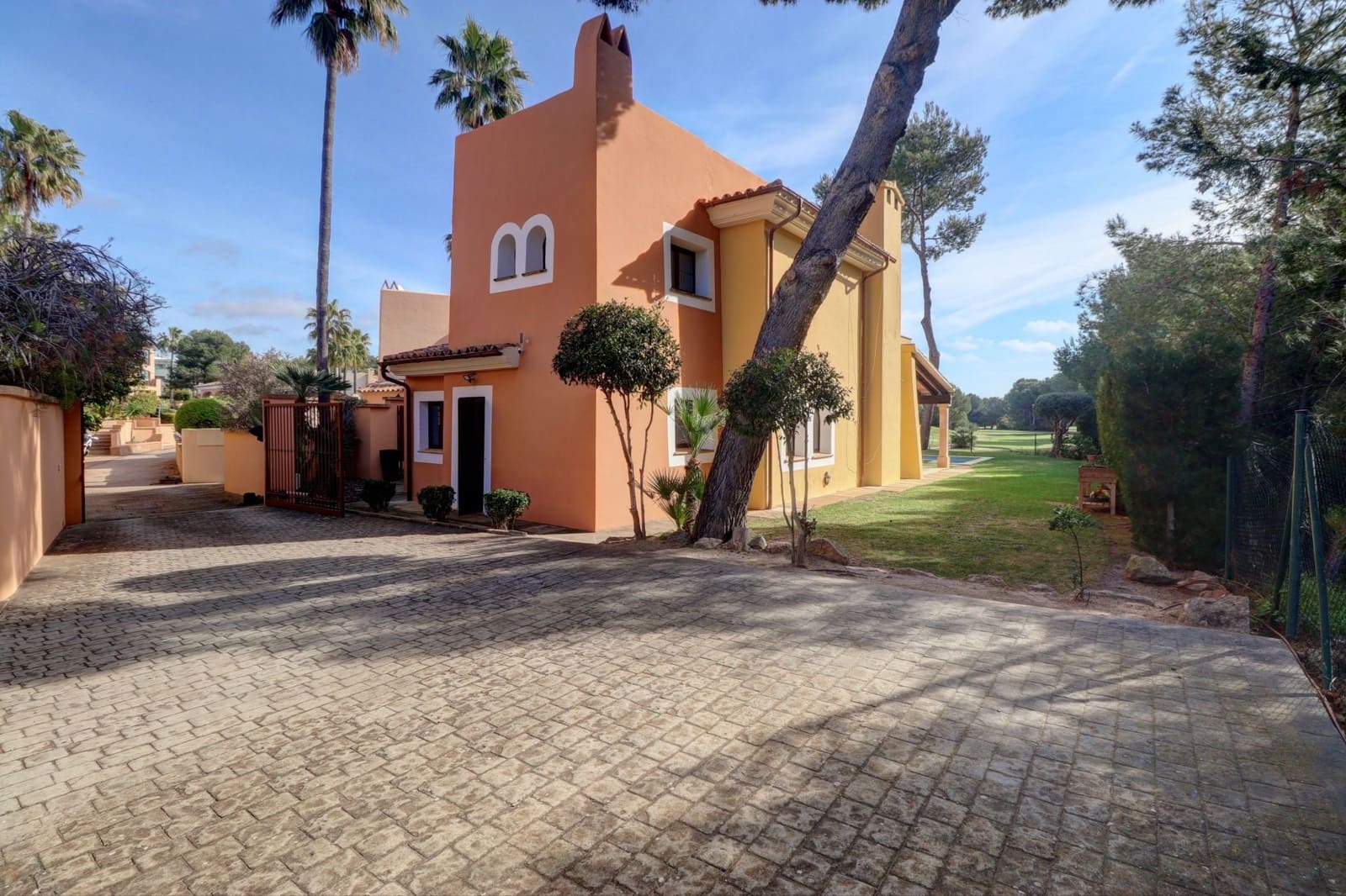 3 chambre Villa/Maison à vendre à Santa Ponsa avec piscine - 1 250 000 € (Ref: 9614167)