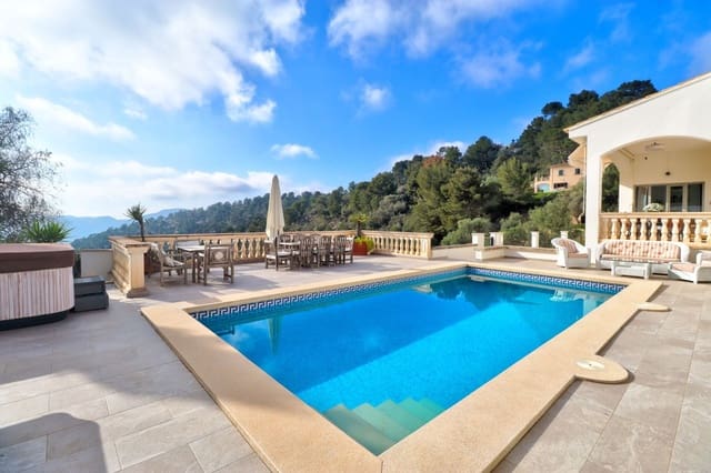 Chalet de 3 habitaciones en Calvià Pueblo, Calvià en venta con piscina - 2.725.000 € (Ref: 9697744)