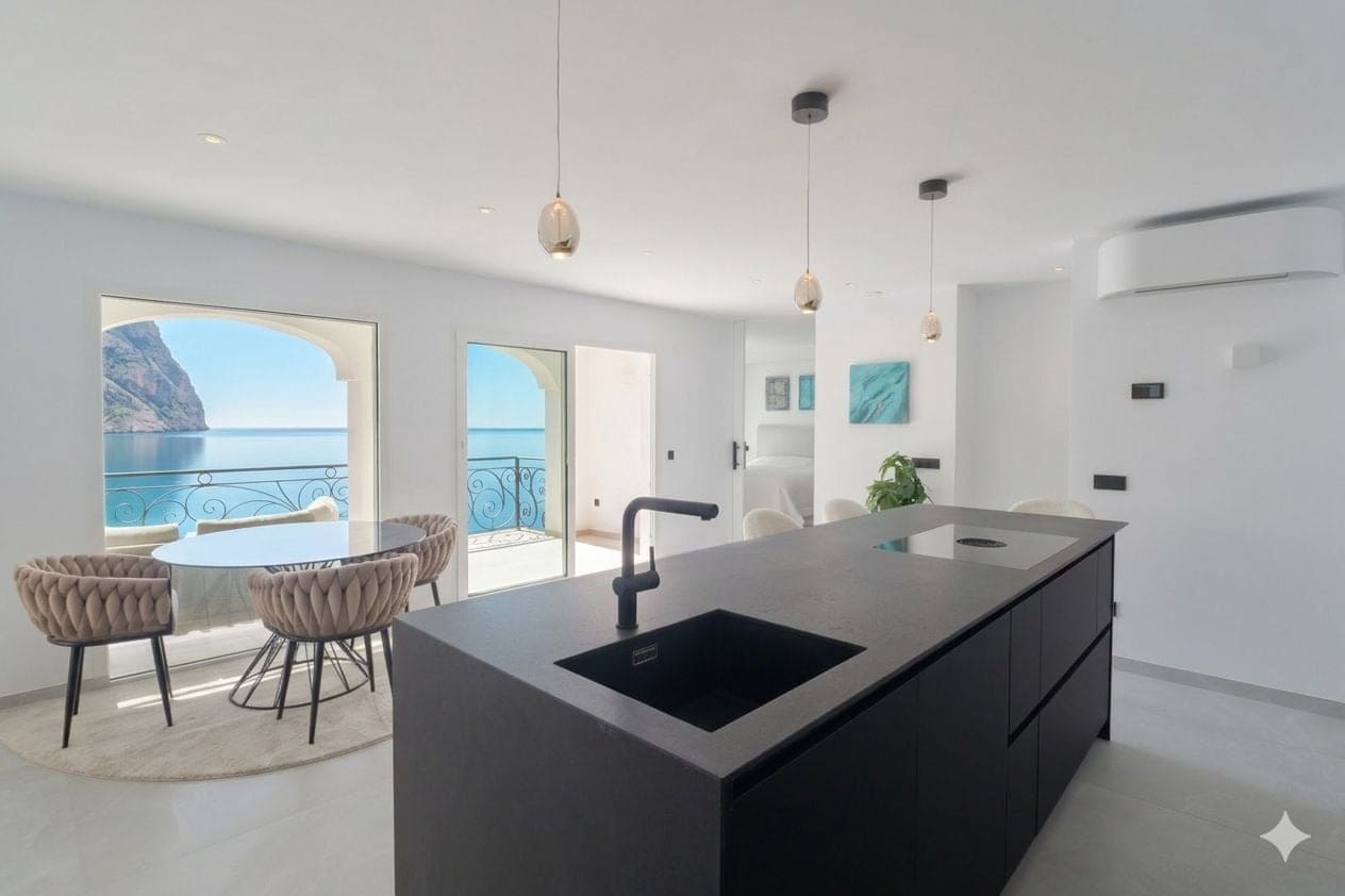 3 bedroom Apartment for sale in Puerto de Andratx - € 1,998,000 (Ref: 9700057)