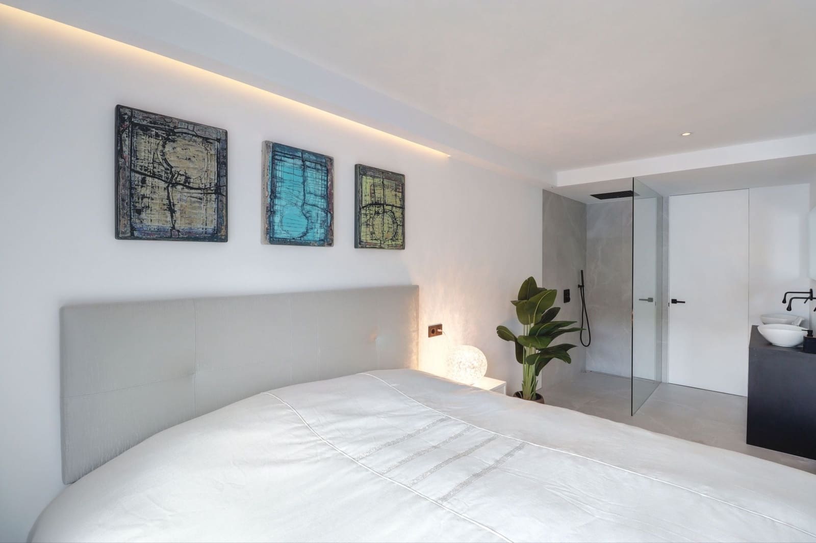 3 bedroom Apartment for sale in Puerto de Andratx - € 1,998,000 (Ref: 9700057)