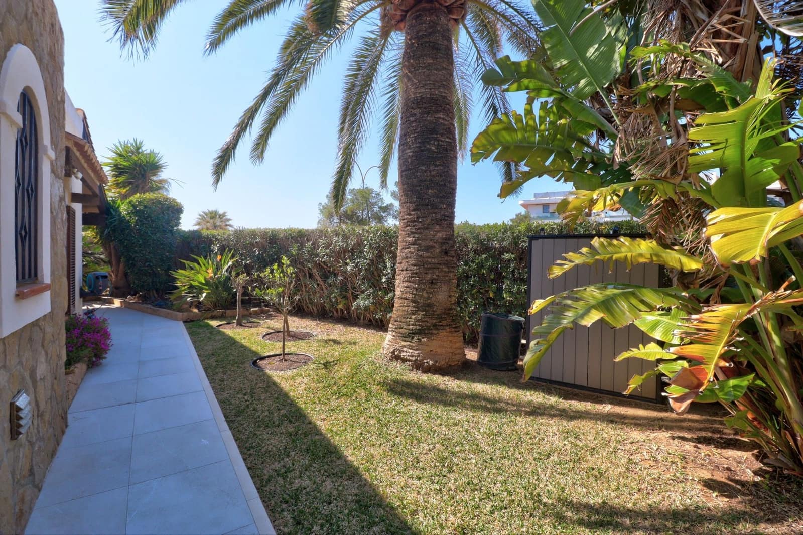 3 bedroom Bungalow for sale in Santa Ponsa with pool - € 1,295,000 (Ref: 9709032)