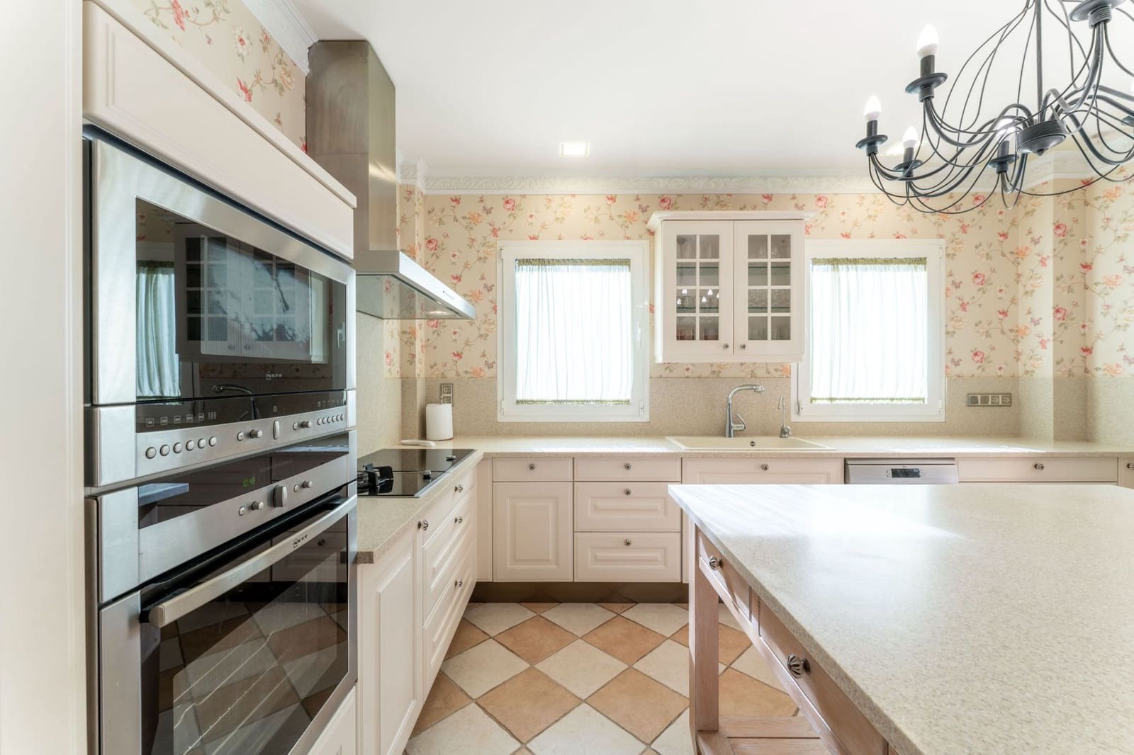 4 slaapkamer Villa te koop in Santa Ponsa met zwembad - € 3.600.000 (Ref: 9720682)