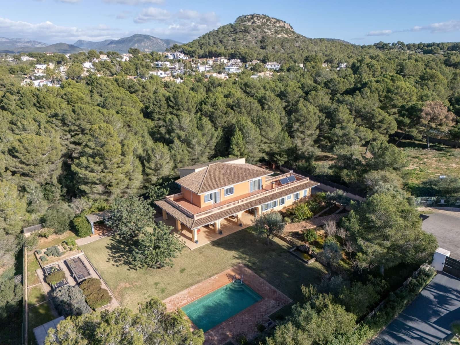 4 slaapkamer Villa te koop in Santa Ponsa met zwembad - € 3.600.000 (Ref: 9720682)