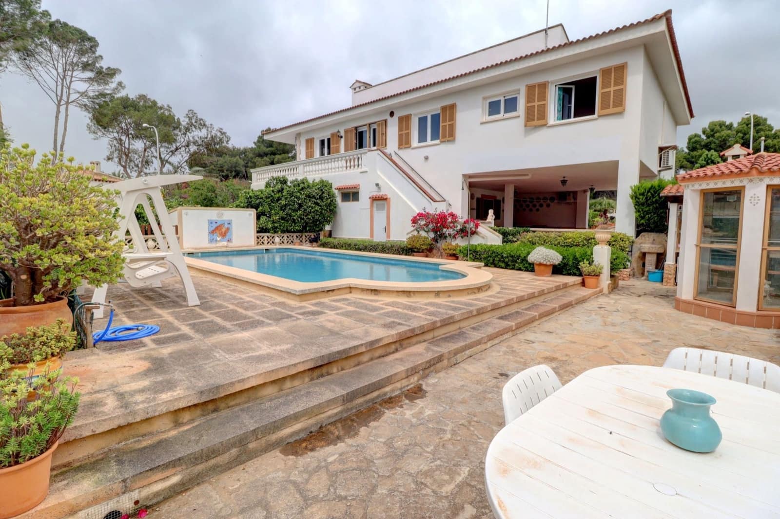 Chalet de 6 habitaciones en Santa Ponsa en venta con piscina - 1.600.000 € (Ref: 9726238)