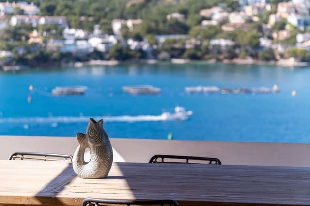 3 sovrum Lägenhet till salu i Puerto de Andratx, Andratx med pool - 1 995 000 € (Ref: 9780039)