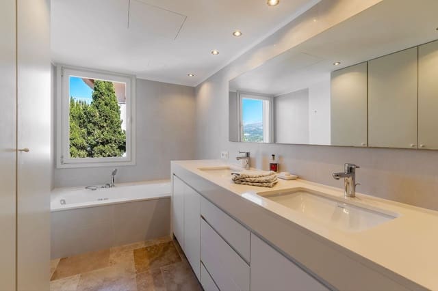 3 sovrum Lägenhet till salu i Puerto de Andratx, Andratx med pool - 1 995 000 € (Ref: 9780039)