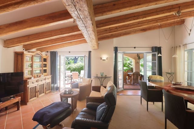 2 bedroom Villa for sale in Santa Ponsa, Calvià with pool - € 1,930,000 (Ref: 9780040)