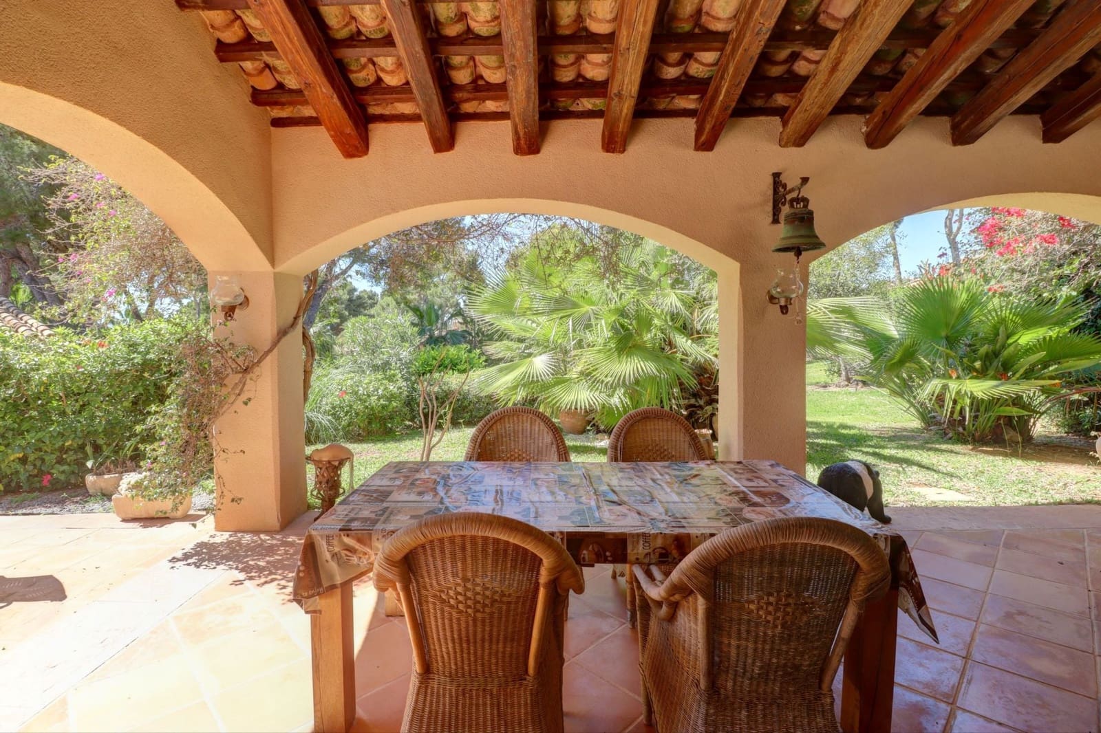 2 bedroom Villa for sale in Santa Ponsa with pool - € 1,930,000 (Ref: 9780040)