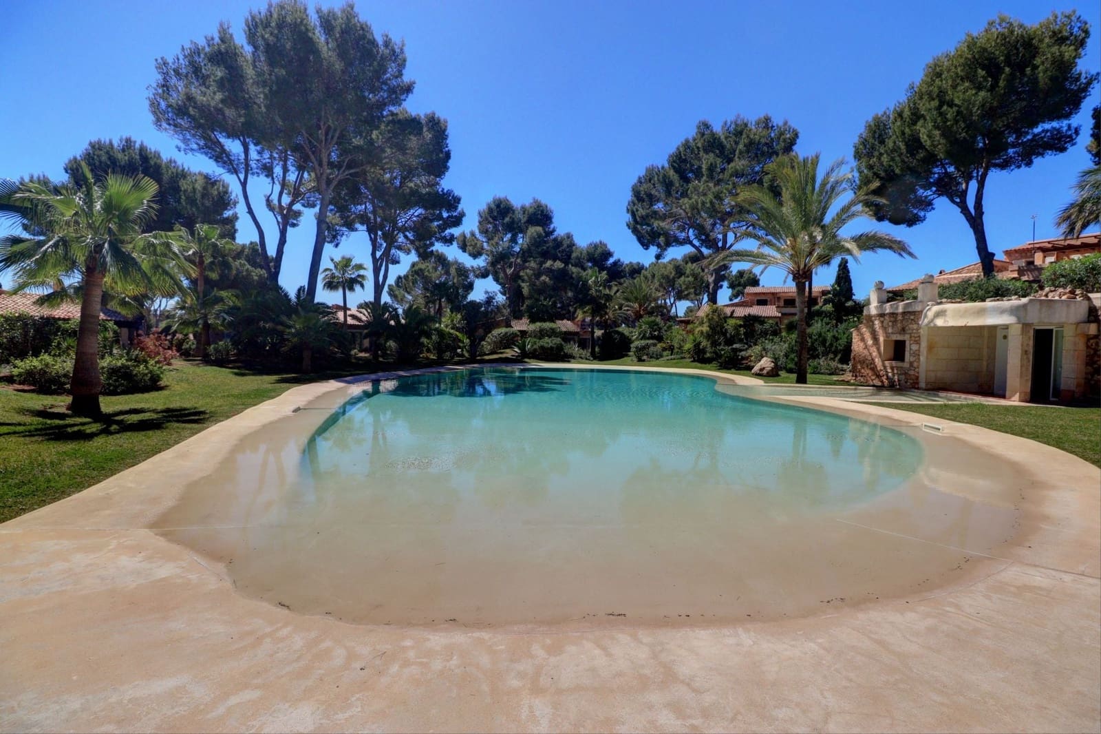 2 bedroom Villa for sale in Santa Ponsa with pool - € 1,930,000 (Ref: 9780040)