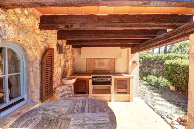 2 bedroom Villa for sale in Santa Ponsa, Calvià with pool - € 1,930,000 (Ref: 9780040)