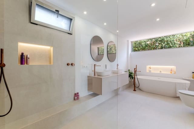 5 Zimmer Villa zu verkaufen in Es Camp De Mar / El Camp De Mar, Andratx mit Pool - 3.850.000 € (Ref: 9802926)