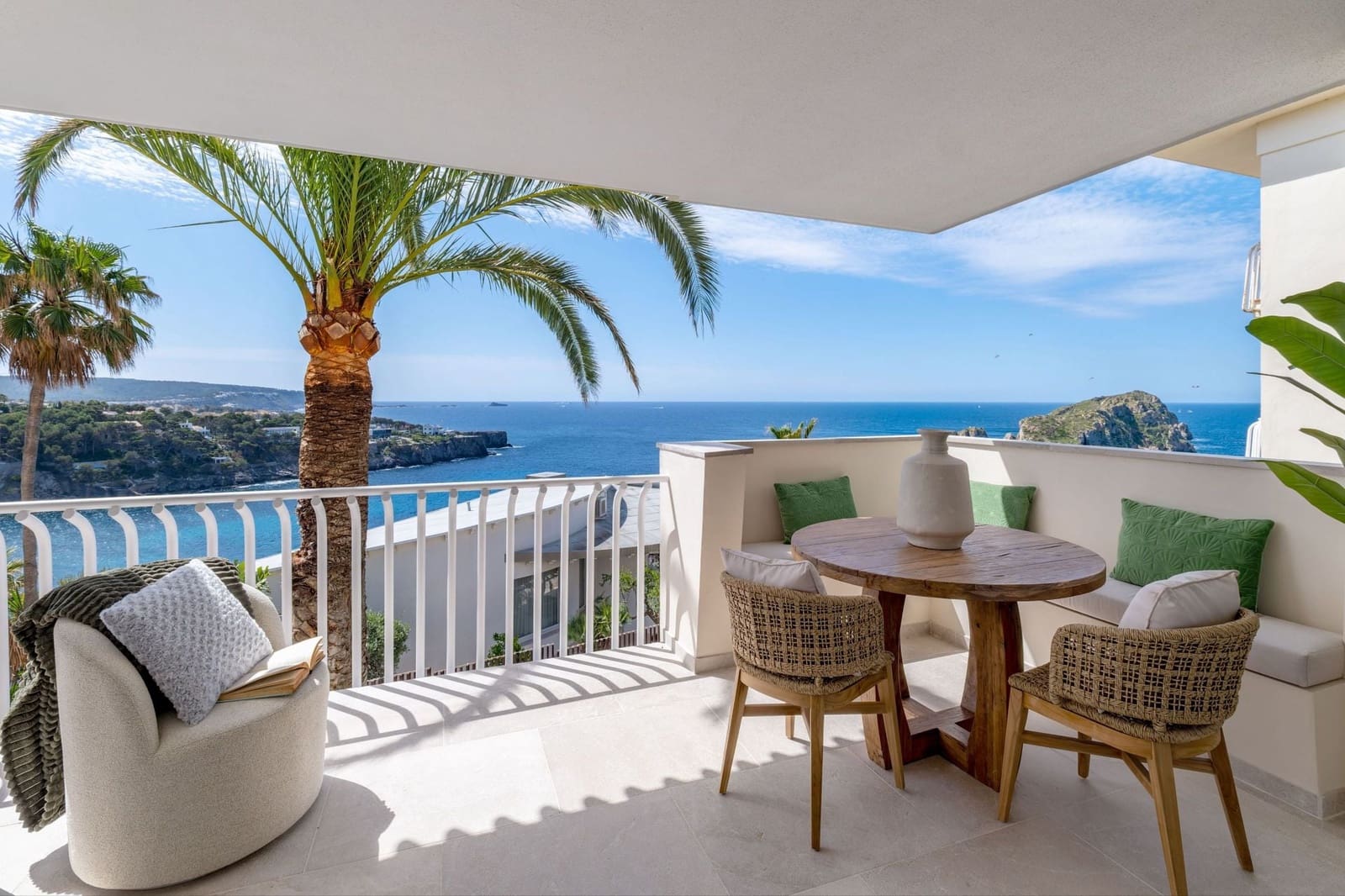 3 bedroom Apartment for sale in Santa Ponsa with pool - € 3,150,000 (Ref: 9848899)