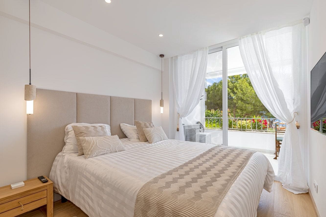 2 soveværelse Lejlighed til salg i Es Camp De Mar / El Camp De Mar med swimmingpool - € 990.000 (Ref: 9854739)