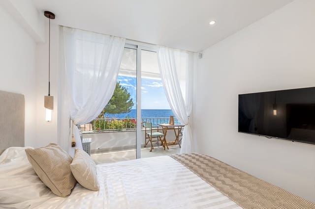 2 soveværelse Lejlighed til salg i Es Camp De Mar / El Camp De Mar, Andratx med swimmingpool - € 990.000 (Ref: 9854739)