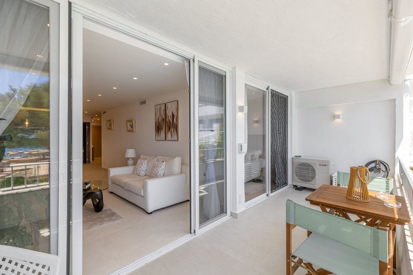 2 soveværelse Lejlighed til salg i Es Camp De Mar / El Camp De Mar med swimmingpool - € 990.000 (Ref: 9854739)