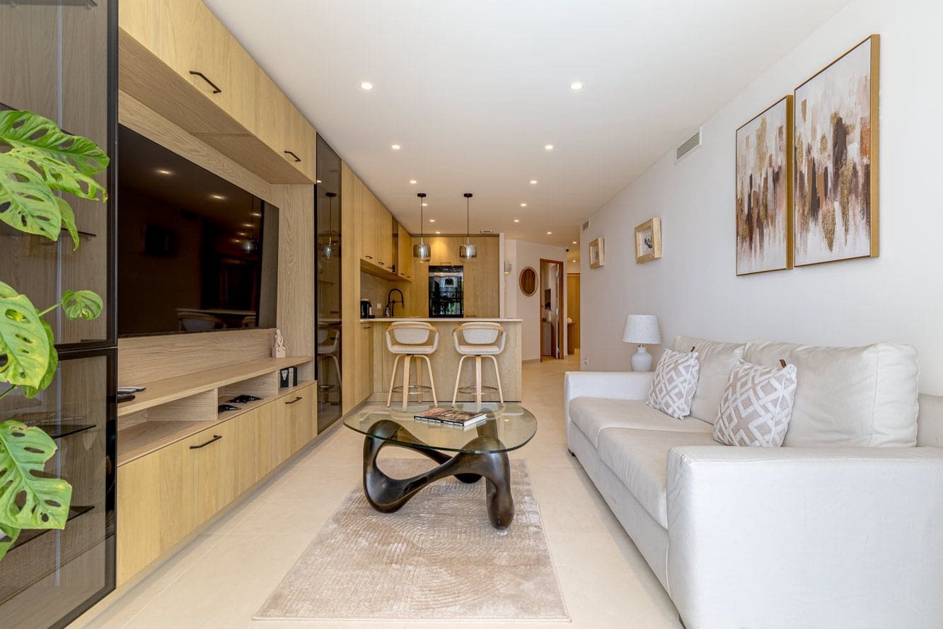 2 soveværelse Lejlighed til salg i Es Camp De Mar / El Camp De Mar med swimmingpool - € 990.000 (Ref: 9854739)