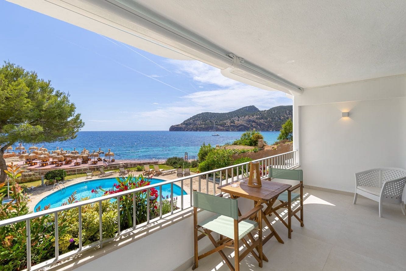 2 soveværelse Lejlighed til salg i Es Camp De Mar / El Camp De Mar med swimmingpool - € 990.000 (Ref: 9854739)