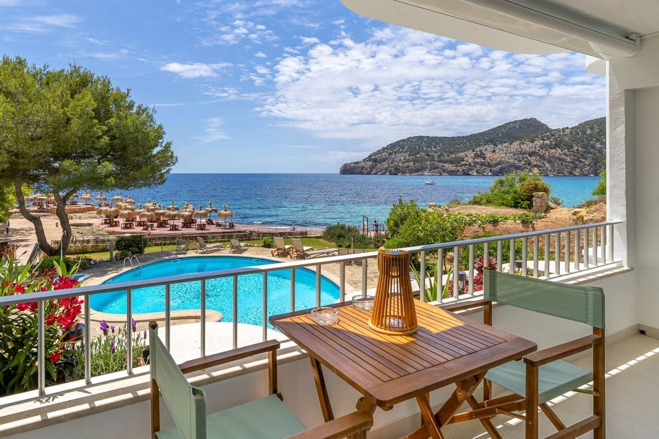 2 soveværelse Lejlighed til salg i Es Camp De Mar / El Camp De Mar med swimmingpool - € 990.000 (Ref: 9854739)