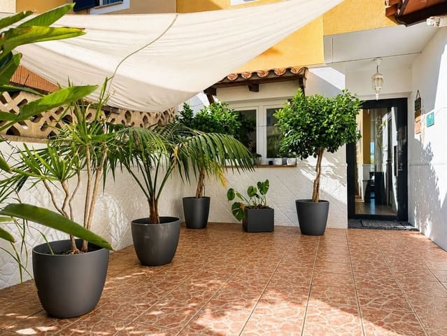 3 soverom Hus til salgs i Santa Ponsa, Calvià med svømmebasseng garasje - € 795 000 (Ref: 9965871)