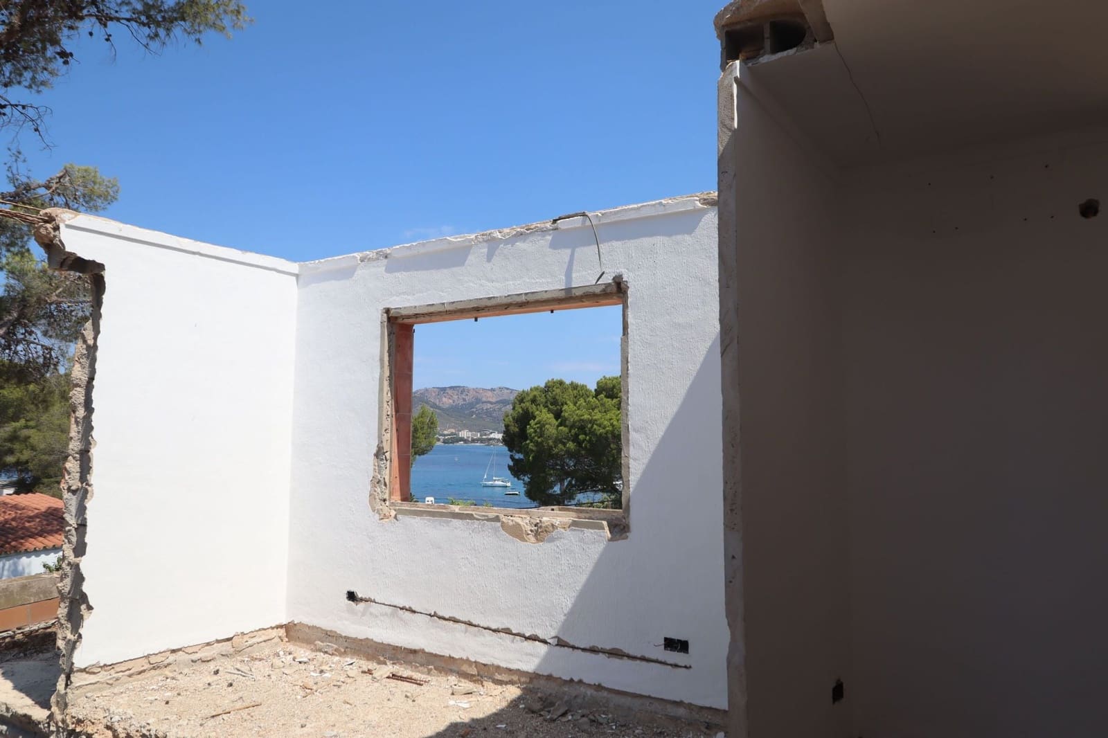 4 slaapkamer Villa te koop in Santa Ponsa met zwembad garage - € 2.950.000 (Ref: 9974265)