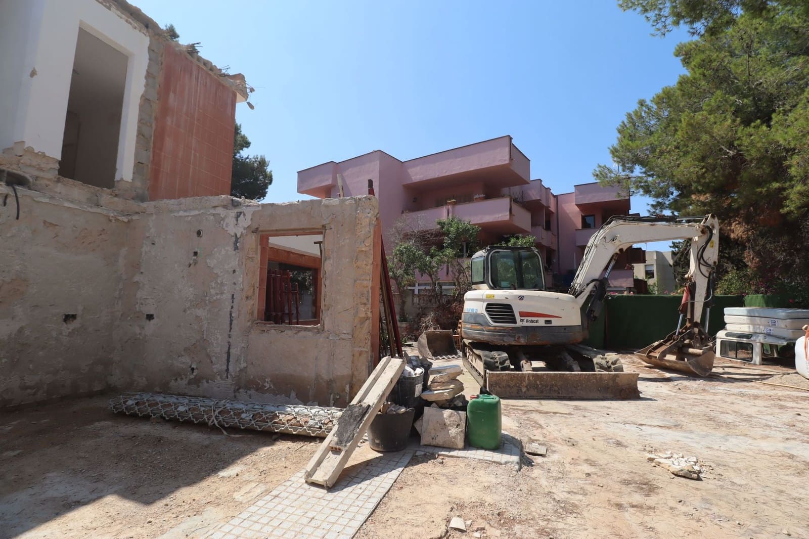 4 slaapkamer Villa te koop in Santa Ponsa met zwembad garage - € 2.950.000 (Ref: 9974265)
