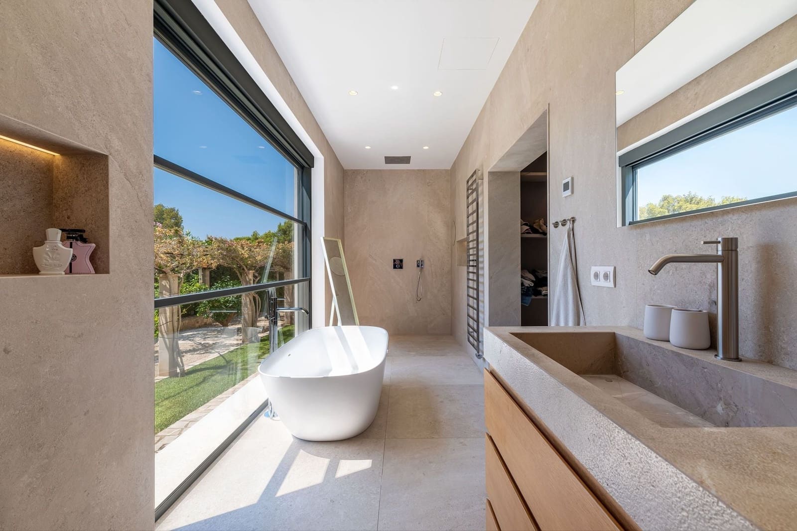 4 soverom Villa til salgs i Santa Ponsa med svømmebasseng garasje - € 4 750 000 (Ref: 9993556)