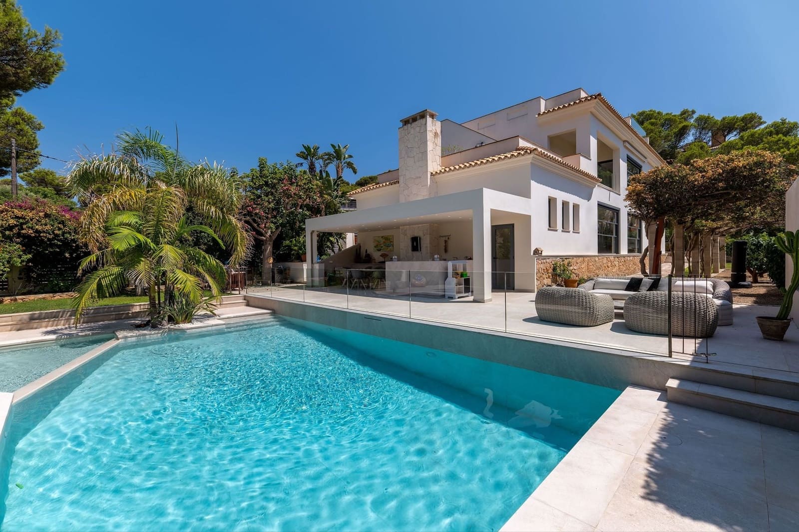 4 soverom Villa til salgs i Santa Ponsa med svømmebasseng garasje - € 4 750 000 (Ref: 9993556)