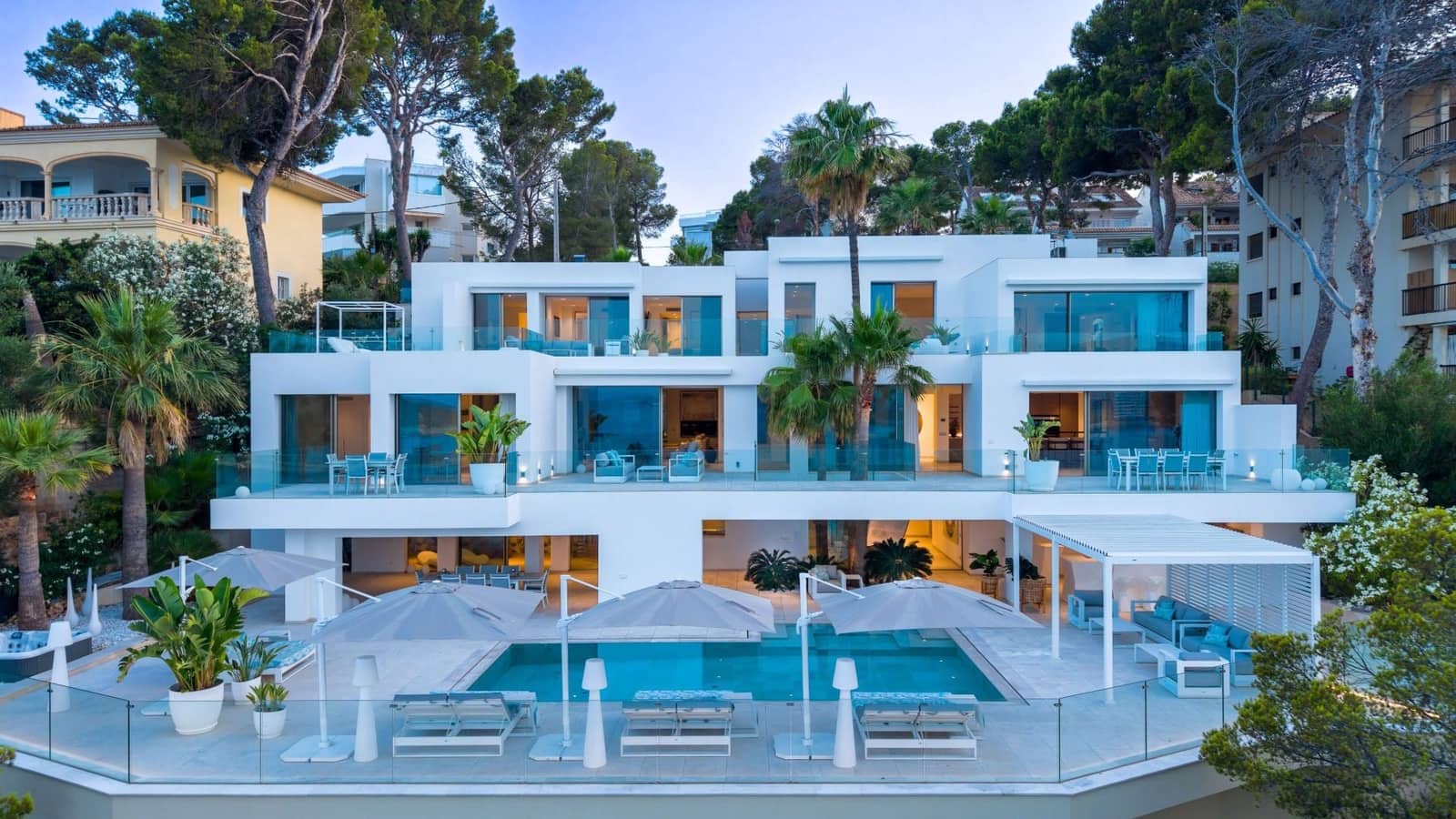 Villa til salg i Cala Vinyes / Cala Vinyas / Cala Vinas med swimmingpool garage - € 12.600.000 (Ref: 9996272)