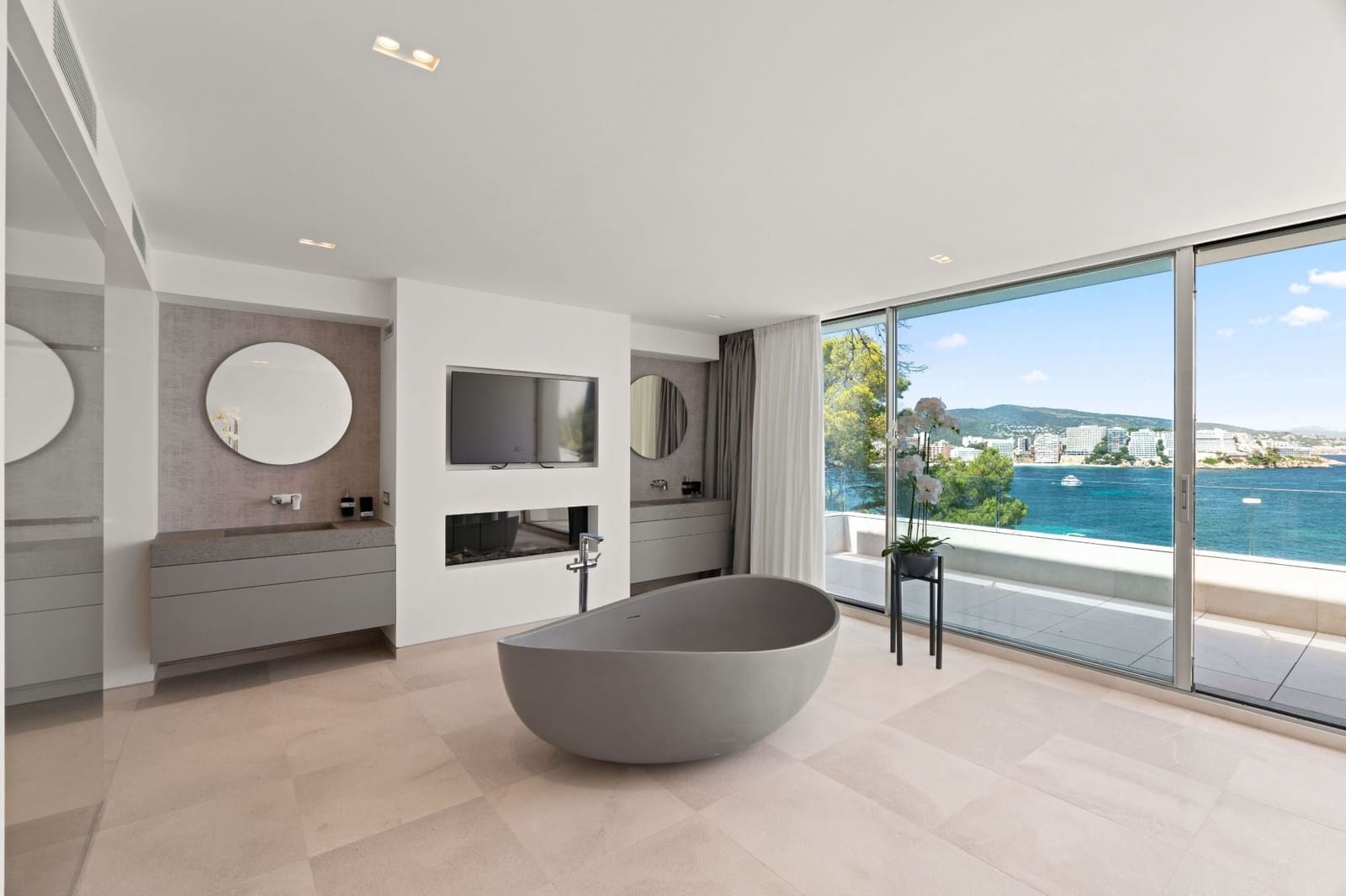 Villa til salg i Cala Vinyes / Cala Vinyas / Cala Vinas med swimmingpool garage - € 12.600.000 (Ref: 9996272)