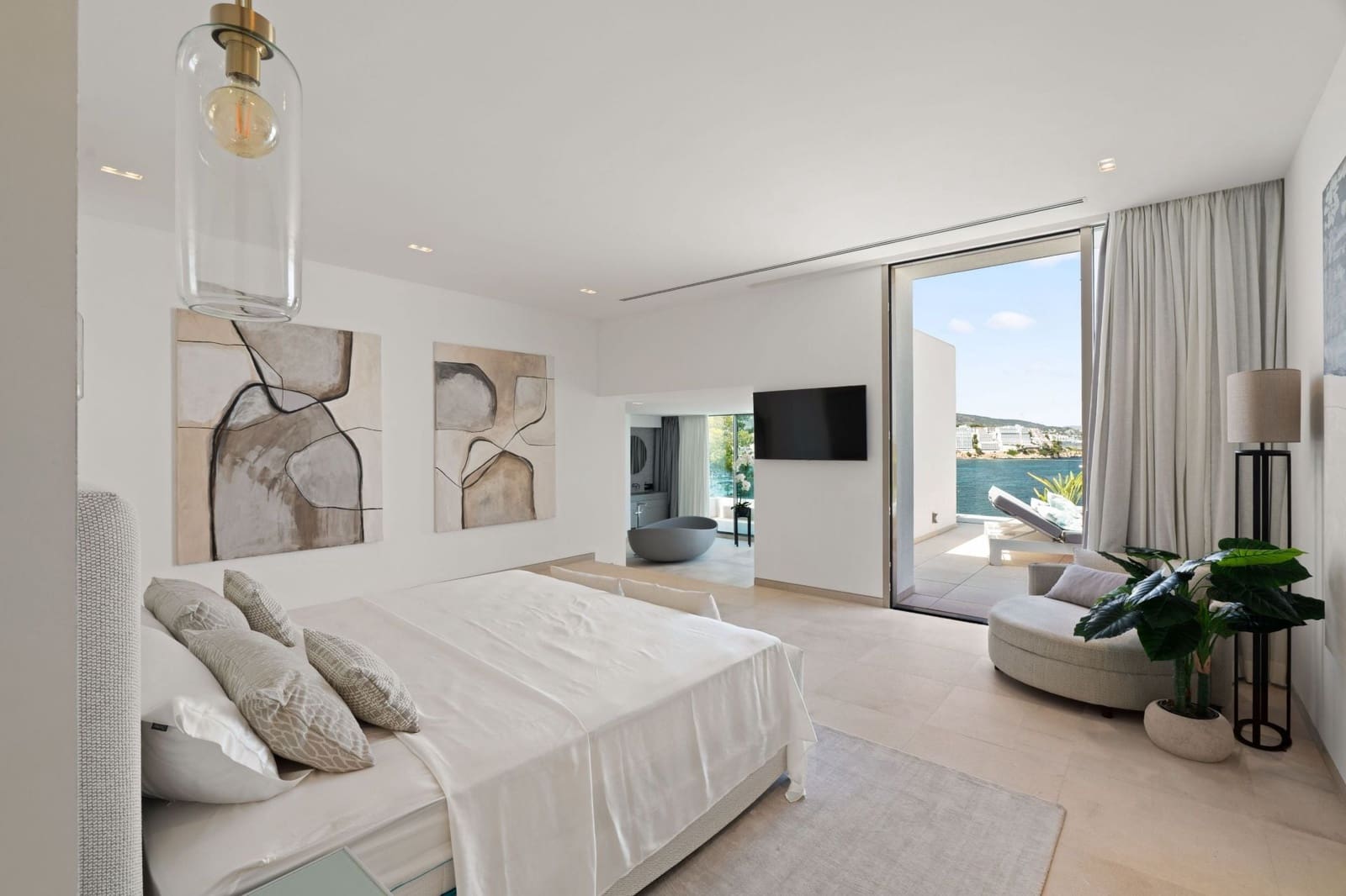 Villa til salg i Cala Vinyes / Cala Vinyas / Cala Vinas med swimmingpool garage - € 12.600.000 (Ref: 9996272)