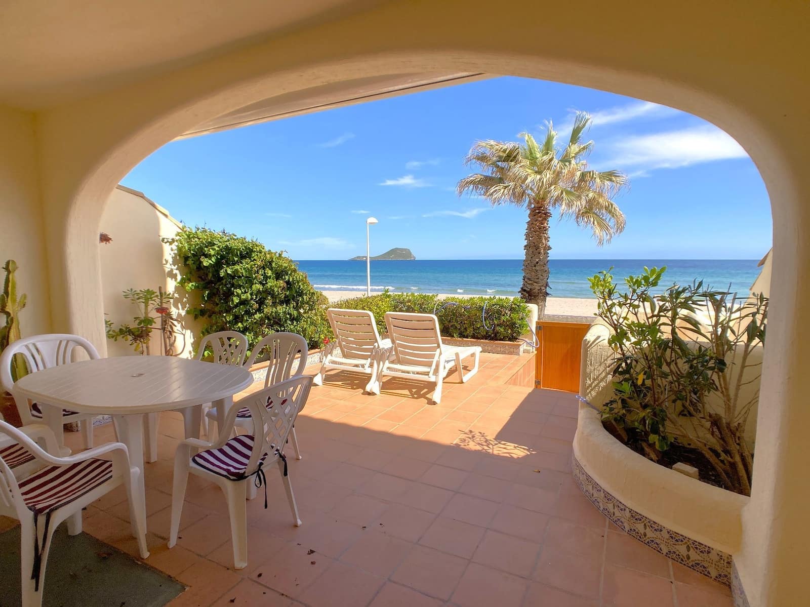 3 soverom Kjedet enebolig til salgs i La Manga del Mar Menor med svømmebasseng garasje - € 750 000 (Ref: 10118752)